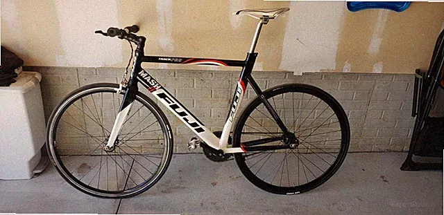 Fuji Track Pro 58cm Fixed Gear, Carbon Forks!