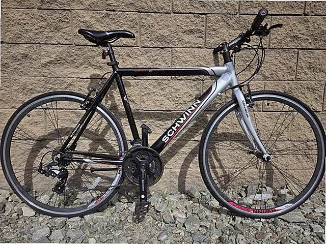 Schwinn Varsity 1200 56cm Aluminum 21-speed Flat Bar Road/Racing Bike 700c